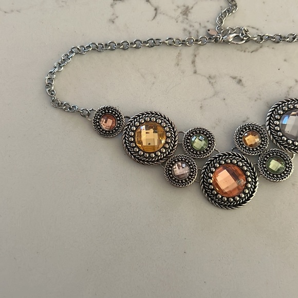 Premier Designs Chiffon multi-color faceted crystal necklace - Picture 2 of 2